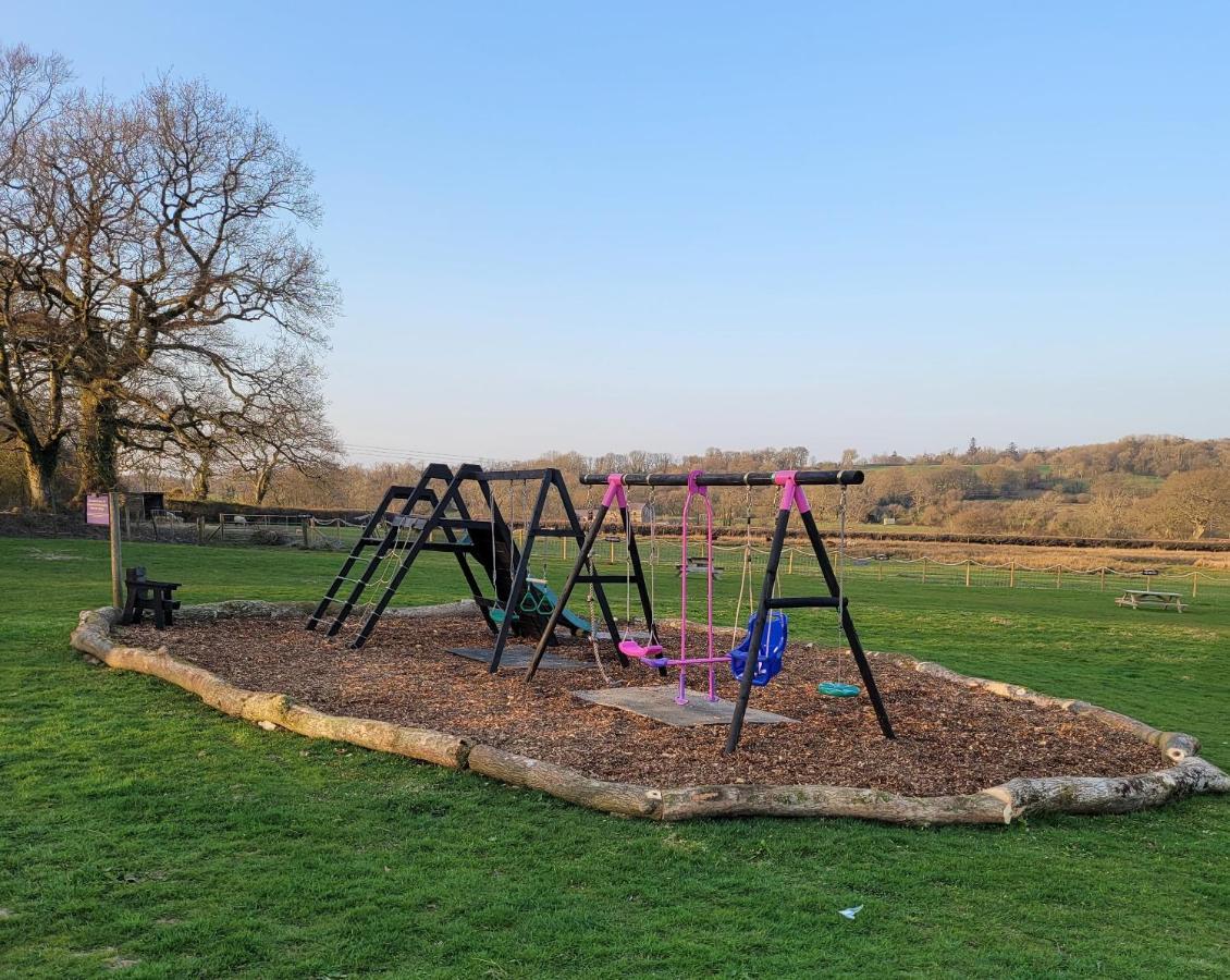 Farmhouse B&B Family Stay Or Romantic Break, On Our Smallholding Close To 나버스 외부 사진