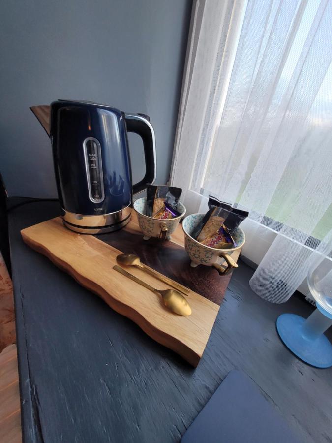 Farmhouse B&B Family Stay Or Romantic Break, On Our Smallholding Close To 나버스 외부 사진