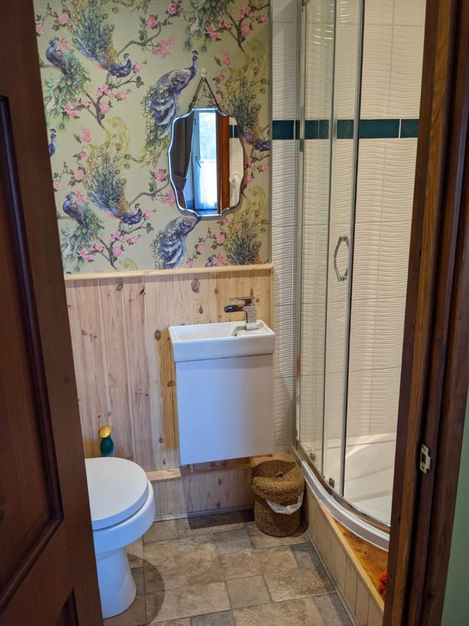 Farmhouse B&B Family Stay Or Romantic Break, On Our Smallholding Close To 나버스 외부 사진