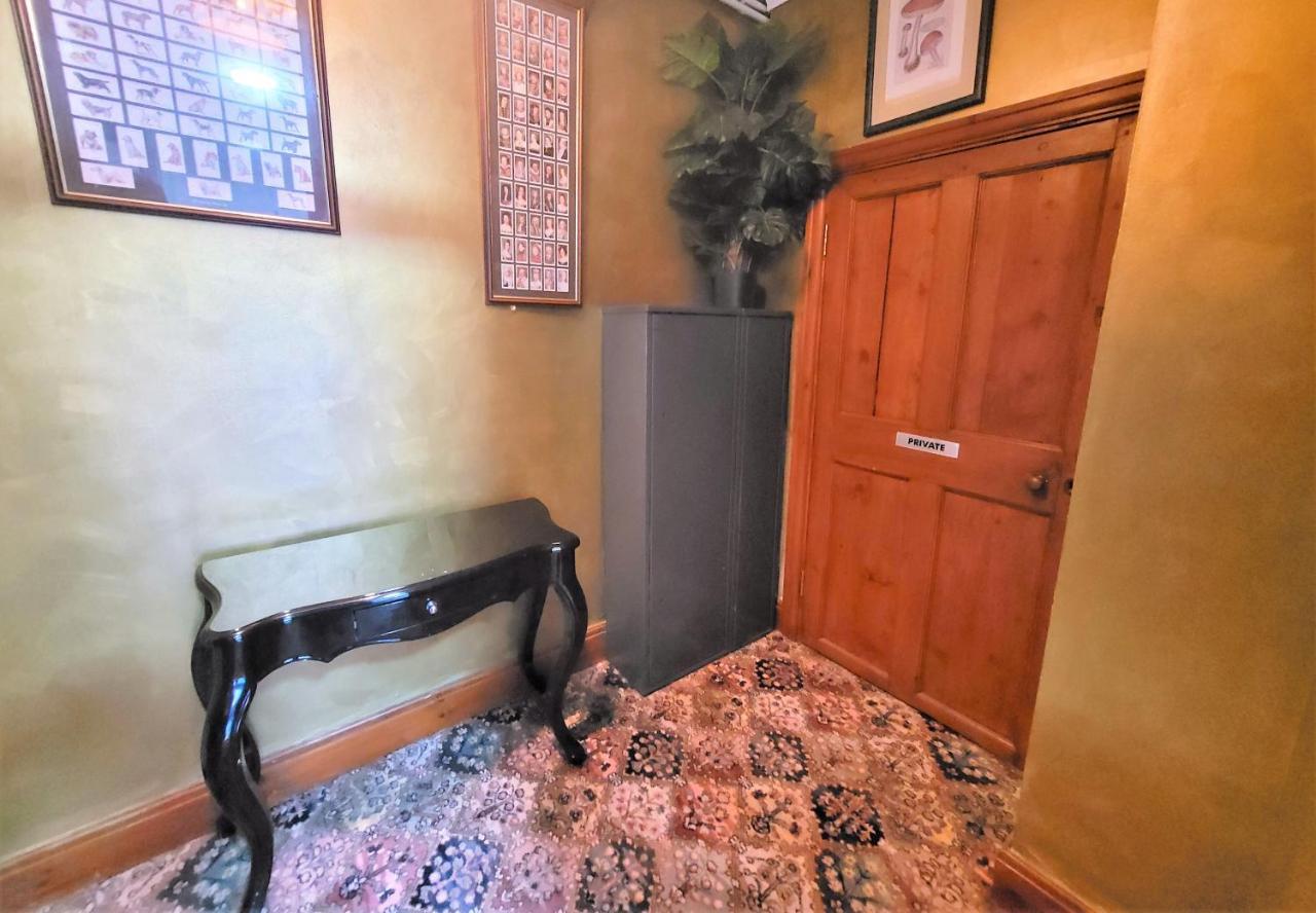 Farmhouse B&B Family Stay Or Romantic Break, On Our Smallholding Close To 나버스 외부 사진